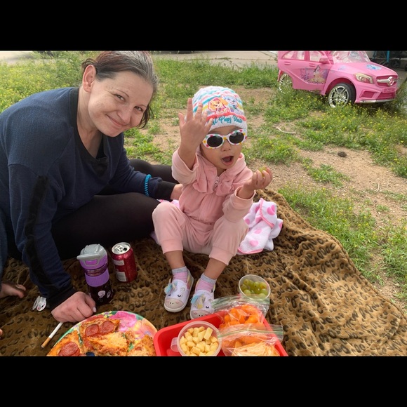 Meet your Posher, Ariana - Picture 1 of 1